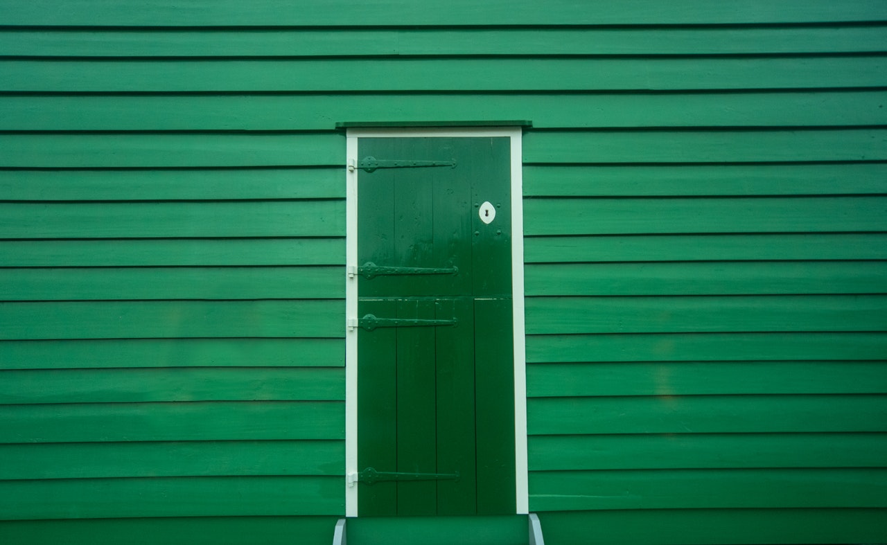 zielone drzwi
